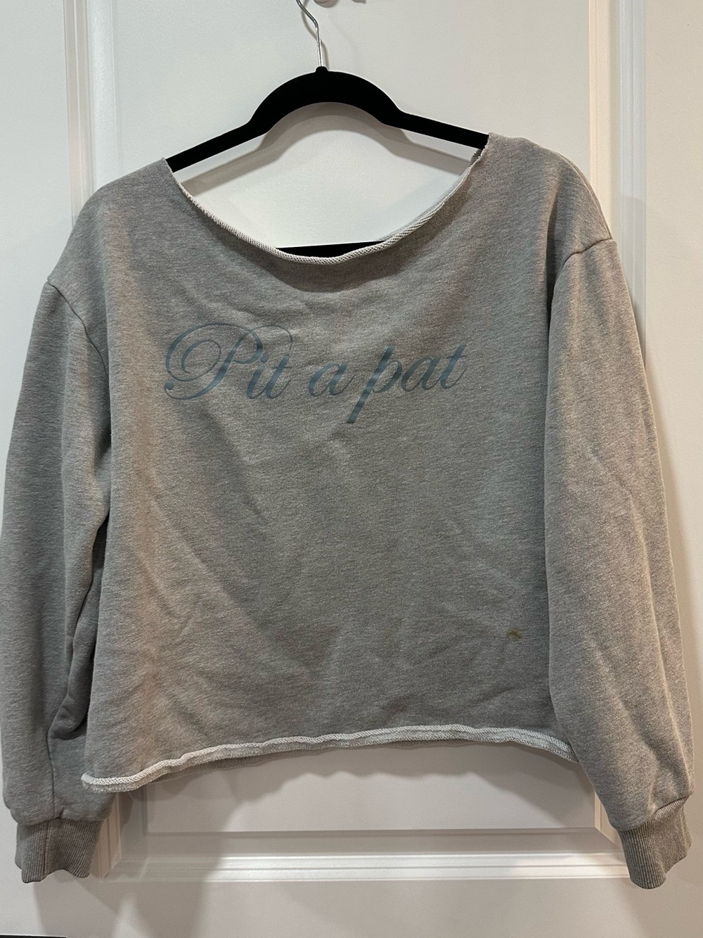 Gray Women's Pullover Sweatshirt - Casual Cozy Fit